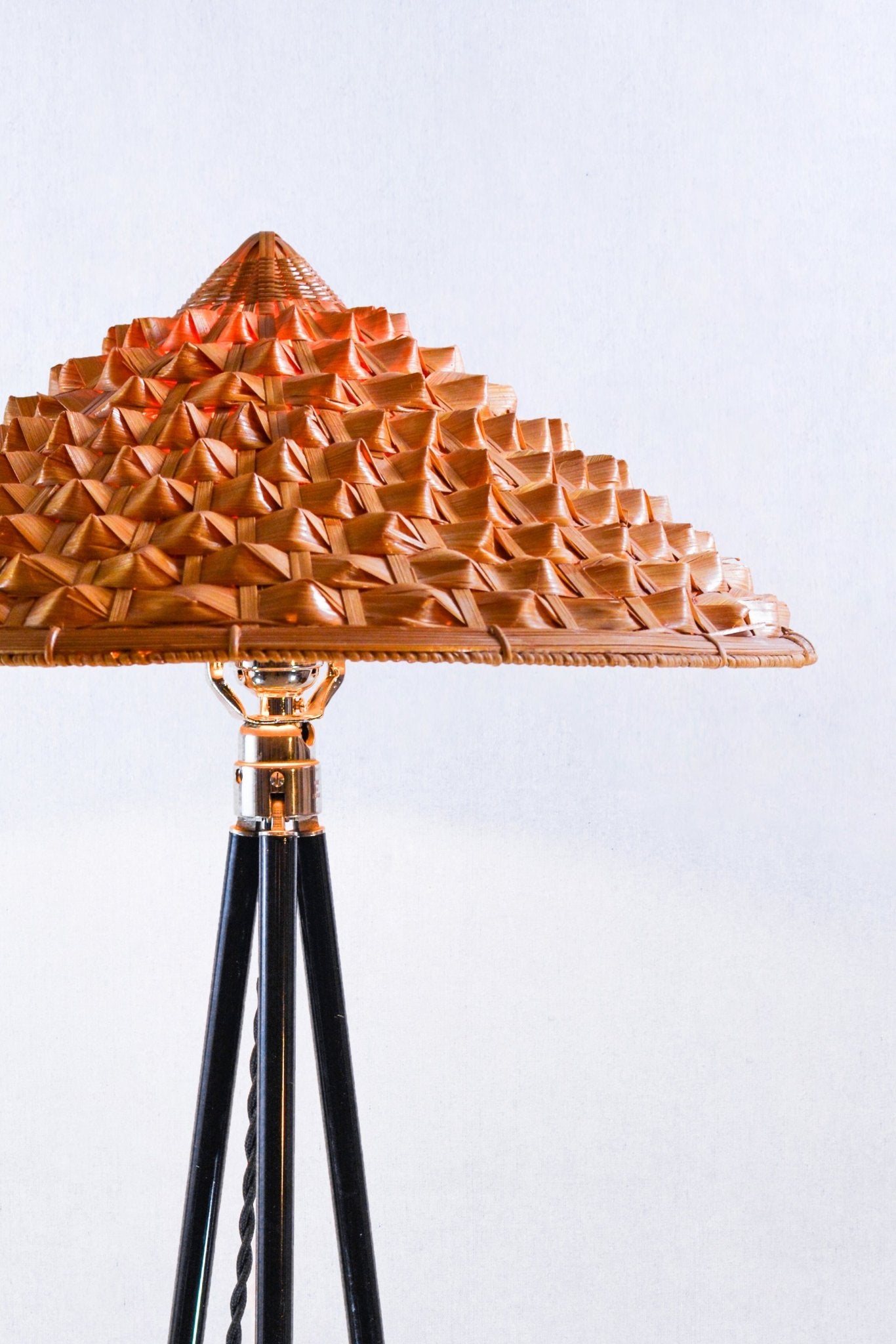 'Horst' Tripod Lamp in Two-Tone Brass with Oiled Woven Grass and Bamboo 'Pangolin' Shade — Model No. 006A - Tennant New York