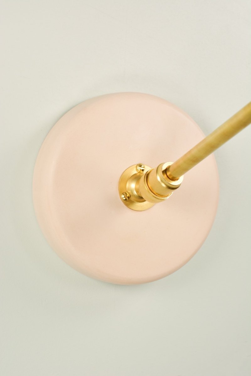 Off - White Lavender Lion's Paw Sconce with Scallop Shell Shade in Brass — Model No. 024A - Tennant New York