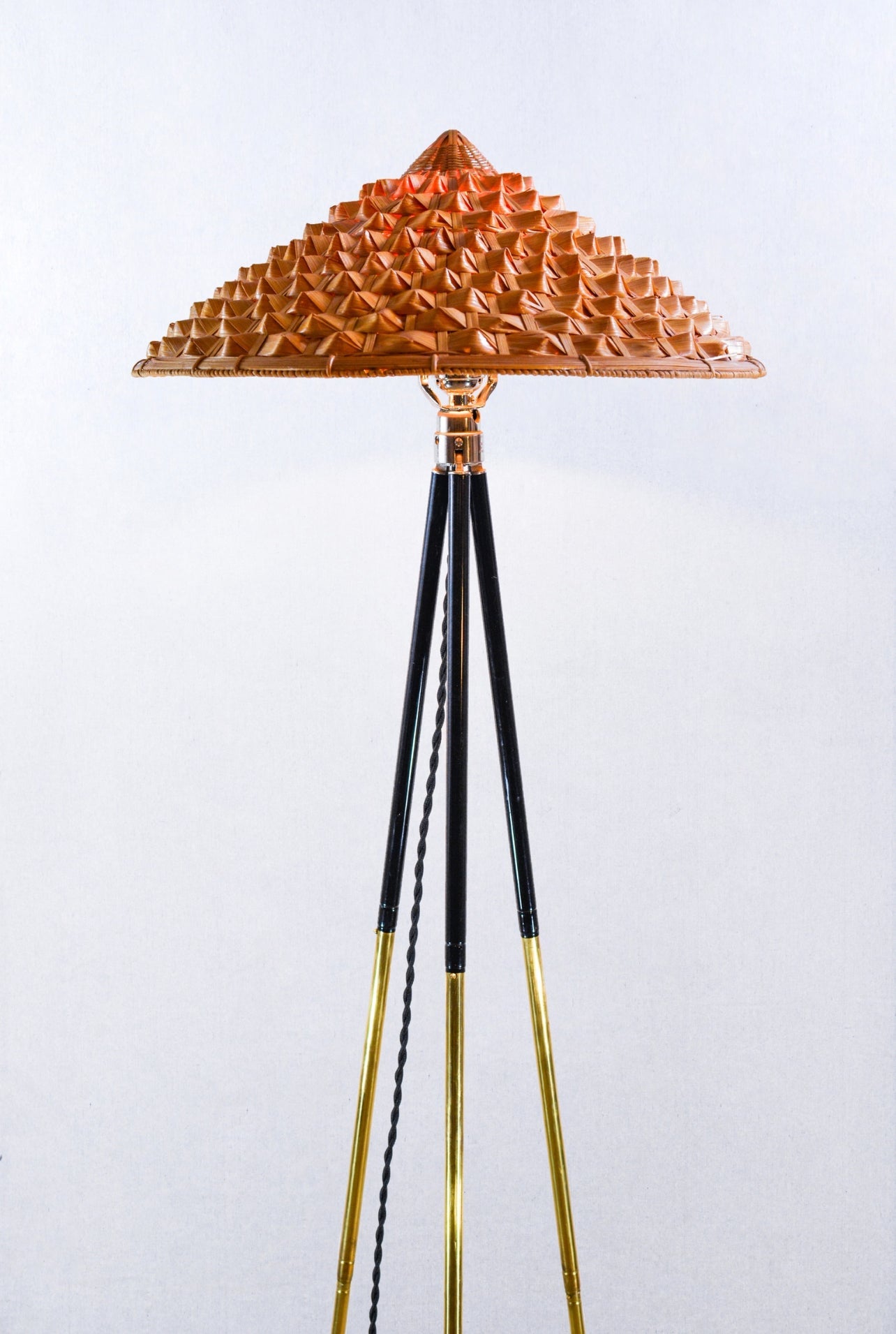 'Horst' Tripod Lamp in Two-Tone Brass with Oiled Woven Grass and Bamboo 'Pangolin' Shade — Model No. 006A - Tennant New York